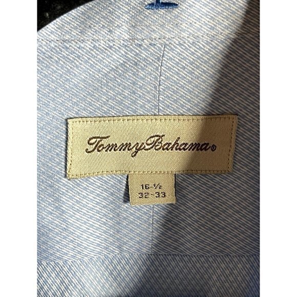 TOMMY BAHAMA MENS LONG SLEEVE LIGHT BLUE BUTTON DOWN SHIRT SZ (16 1/2 32-33)   D - Picture 2 of 3